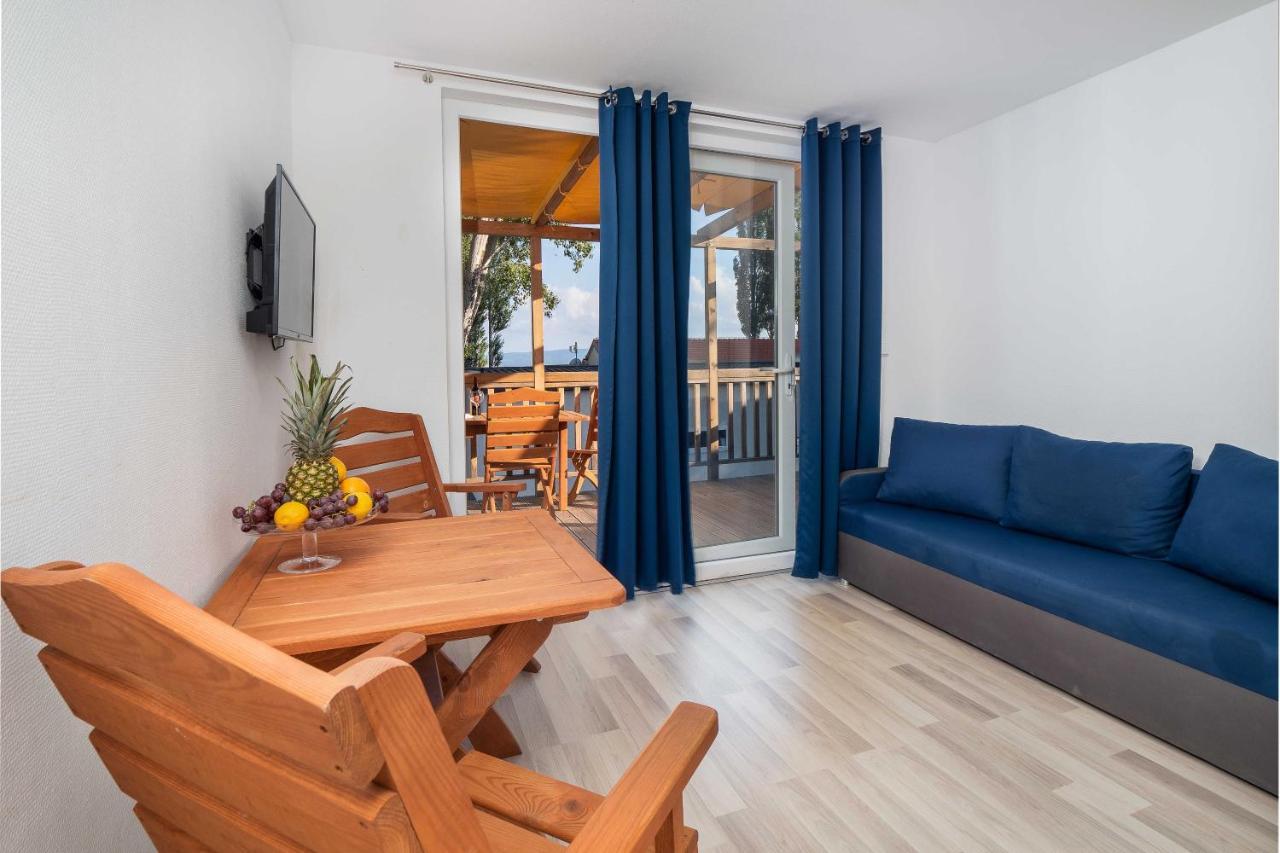 Mediteran Travel Mobile Homes Miran Pirovac Exterior photo