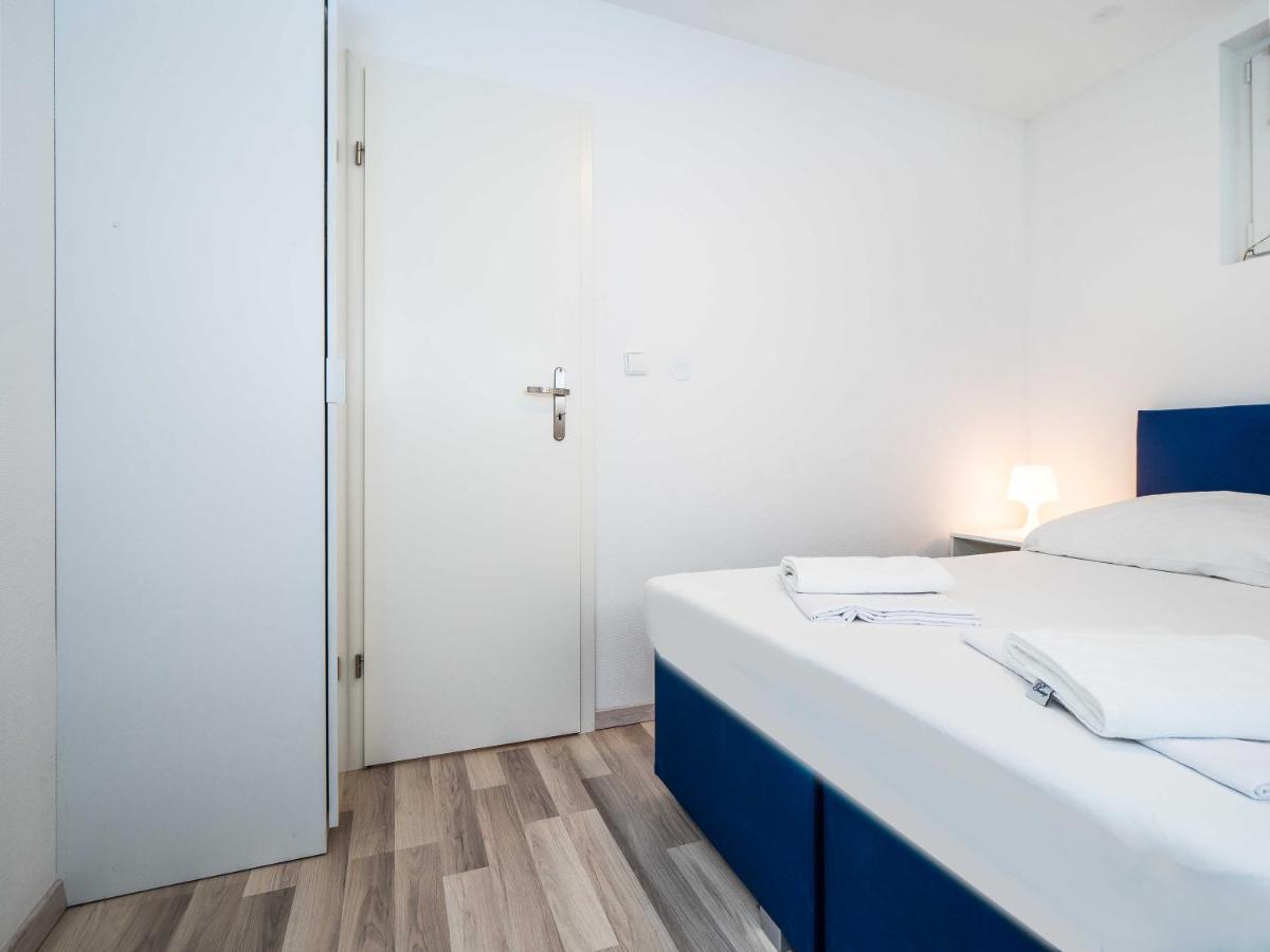 Mediteran Travel Mobile Homes Miran Pirovac Exterior photo