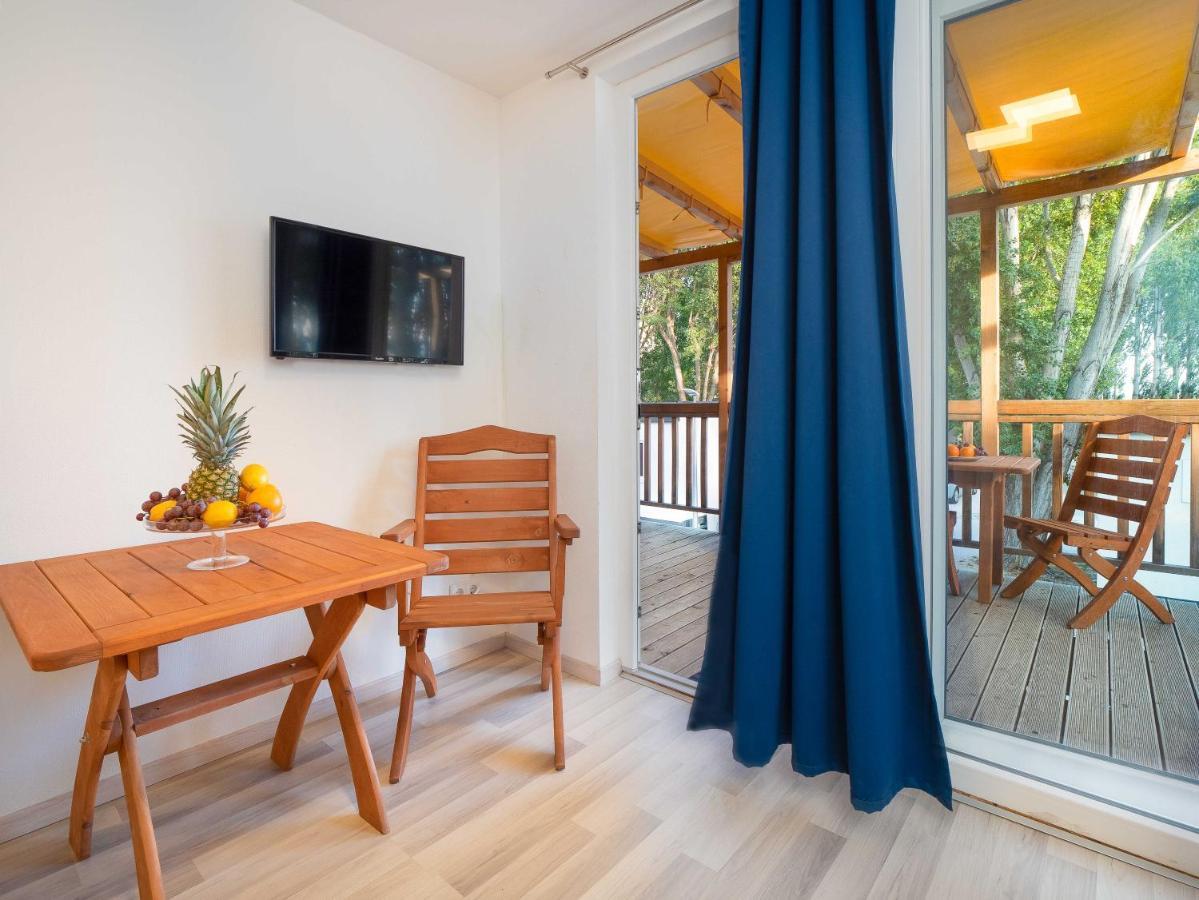 Mediteran Travel Mobile Homes Miran Pirovac Exterior photo