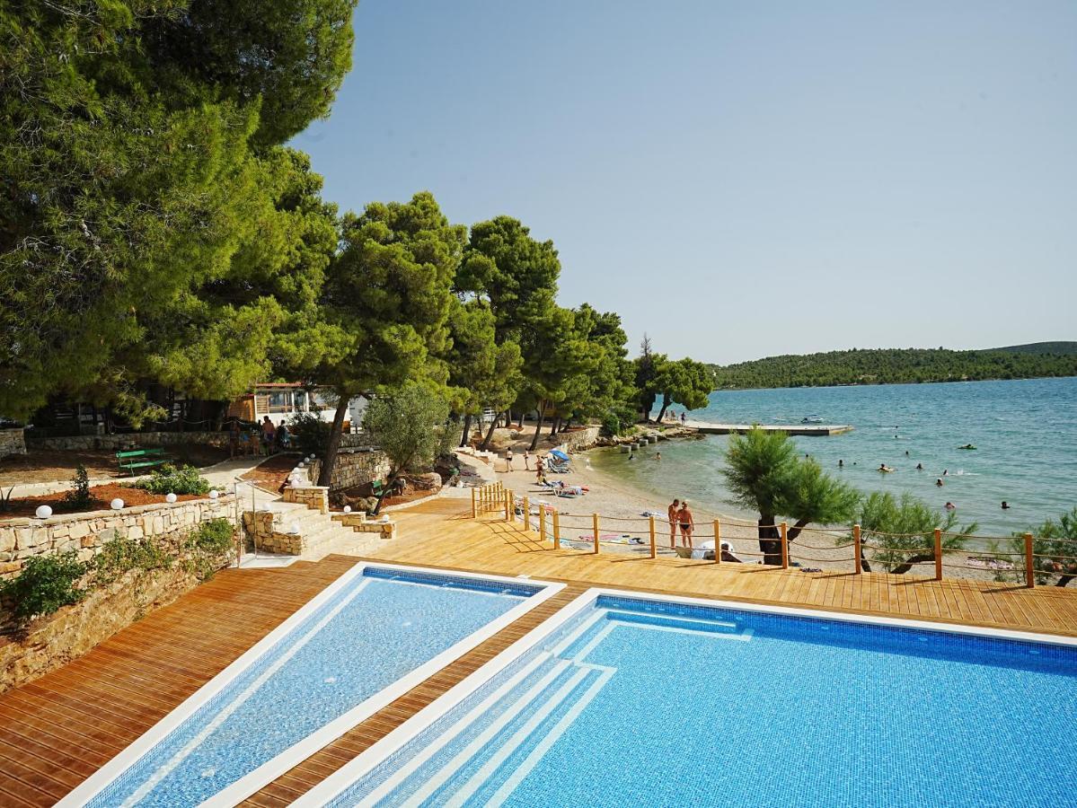 Mediteran Travel Mobile Homes Miran Pirovac Exterior photo