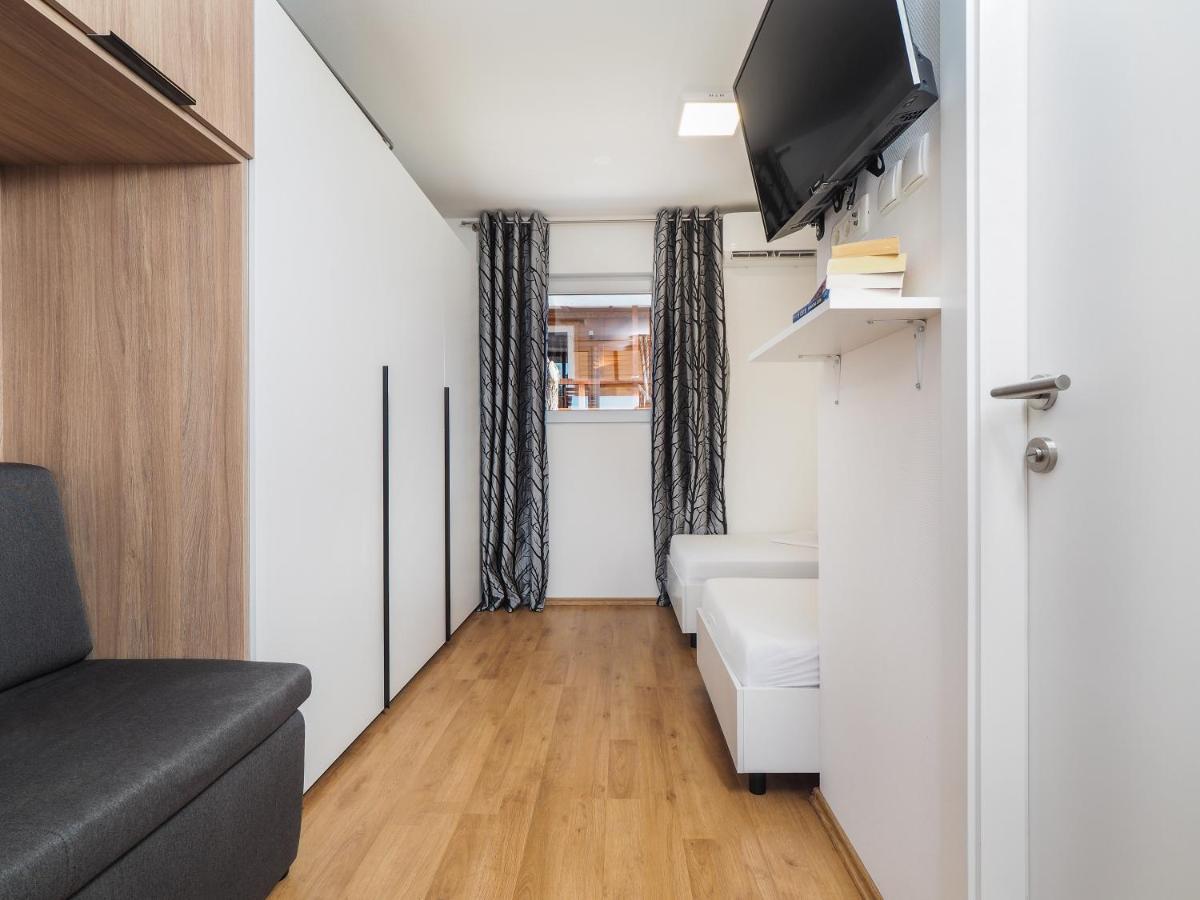 Mediteran Travel Mobile Homes Miran Pirovac Exterior photo